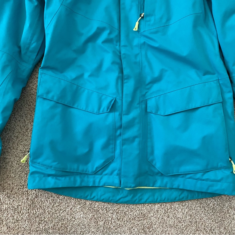 The North Face Goretex Coat - Picture 8 of 8